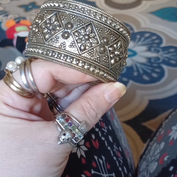 Silver Bangle Chunky Bracelet - Picture 5 of 5